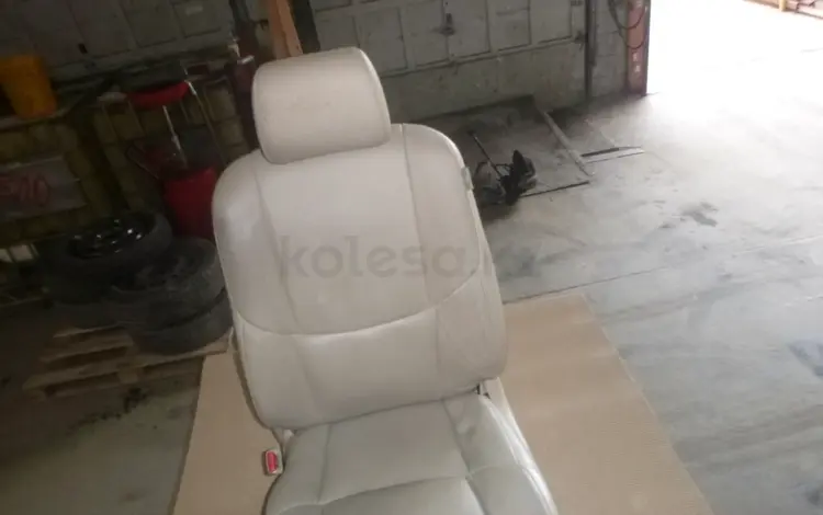 Кожаный Салон сидения сиденья на Toyota Avalon за 180 000 тг. в Актау