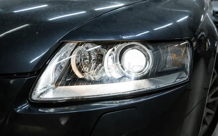 Стекла фар Audi A6 за 17 000 тг. в Алматы