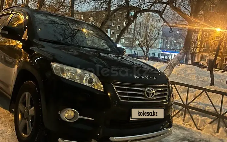 Toyota RAV4 2012 годаfor8 800 000 тг. в Петропавловск