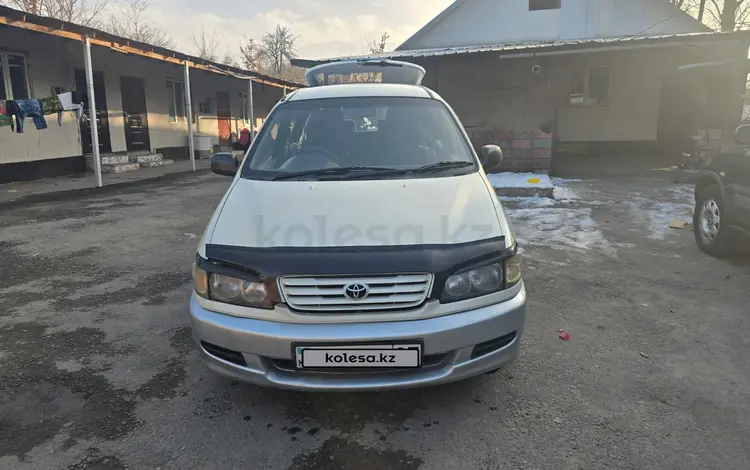 Toyota Ipsum 1998 года за 3 300 000 тг. в Алматы