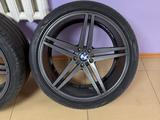 Диски R22 с летней резиной за 450 000 тг. в Астана – фото 5