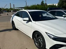 Hyundai Elantra, 2024