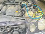 Mercedes-Benz E 280 1998 годаfor3 400 000 тг. в Байконыр – фото 3