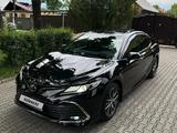 Toyota Camry 2022 года за 16 800 000 тг. в Алматы – фото 2