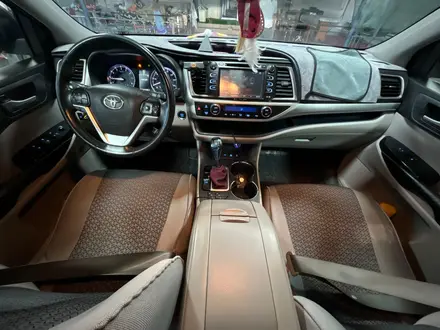 Toyota Highlander 2016 года за 14 300 000 тг. в Алматы – фото 13