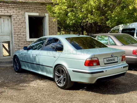 BMW 528 1999 года за 4 500 000 тг. в Жетысай – фото 3