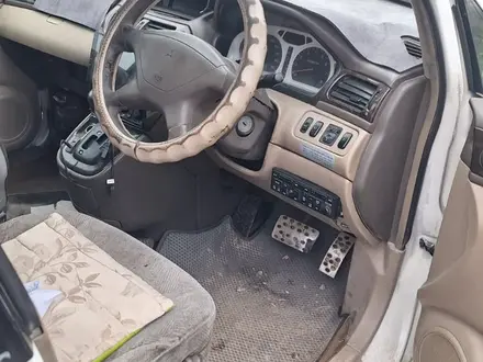 Mitsubishi Chariot 1998 года за 1 600 000 тг. в Алматы – фото 2
