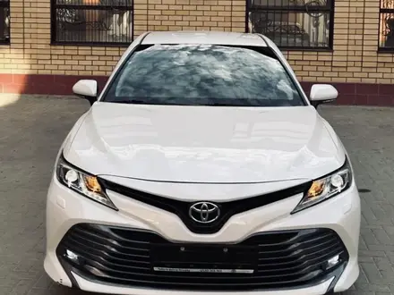 Toyota Camry 2020 года за 14 000 000 тг. в Кульсары – фото 2