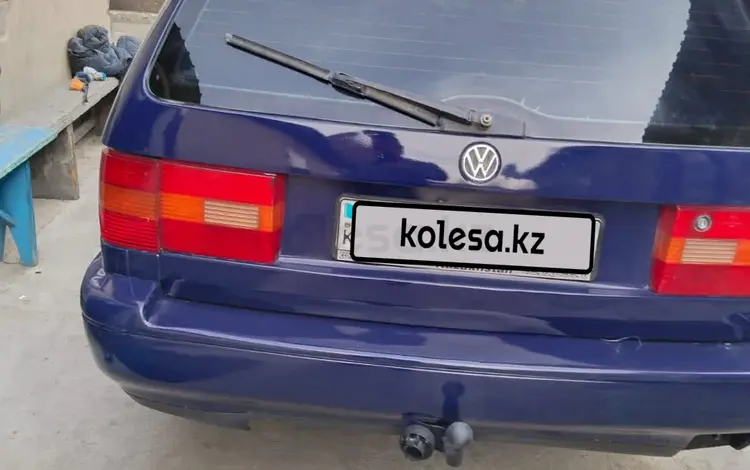 Volkswagen Passat 1994 года за 1 250 000 тг. в Семей
