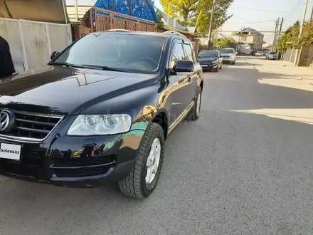 Volkswagen Touareg 2003 года за 6 200 000 тг. в Алматы – фото 3