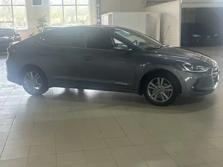 Hyundai Elantra 2018 года за 8 300 000 тг. в Актобе
