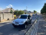 Chevrolet Niva 2011 года за 2 400 000 тг. в Шымкент – фото 3