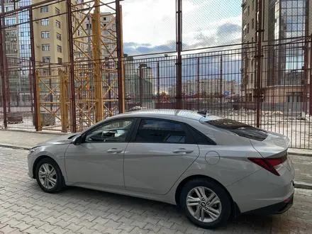 Hyundai Elantra 2021 года за 9 500 000 тг. в Актау – фото 2