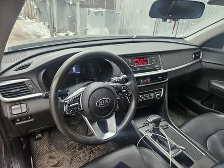 Kia K5 2018 года за 6 500 000 тг. в Алматы – фото 8