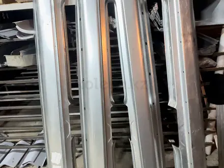 Порог Мерседес С180 w202 Mercedes C180 за 65 000 тг. в Павлодар