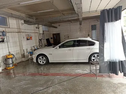 BMW 528 2012 года за 9 000 000 тг. в Алматы – фото 2