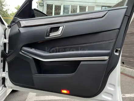Mercedes-Benz E 200 2015 года за 12 200 000 тг. в Алматы – фото 21