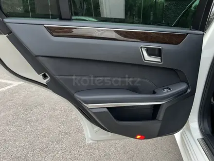 Mercedes-Benz E 200 2015 года за 12 200 000 тг. в Алматы – фото 22