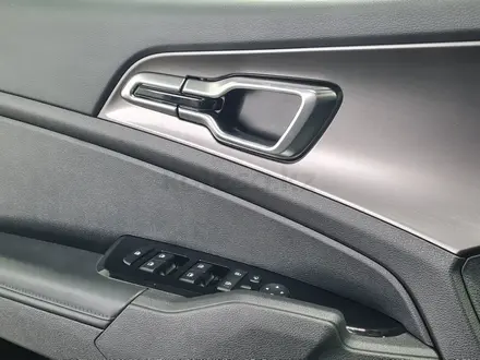 Kia Sportage 2023 года за 12 990 000 тг. в Алматы – фото 15