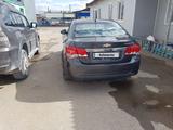 Chevrolet Cruze 2010 года за 3 650 000 тг. в Астана – фото 2