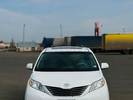 Toyota Sienna 2013 года за 8 400 000 тг. в Уральск