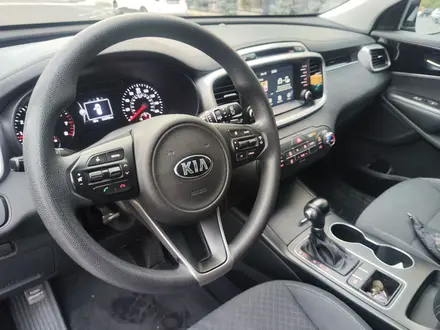 Kia Sorento 2017 года за 5 400 000 тг. в Атырау – фото 5