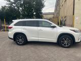 Toyota Highlander 2017 года за 13 400 000 тг. в Караганда – фото 3