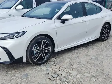 Toyota Camry 2024 года за 18 200 000 тг. в Петропавловск – фото 2