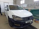 Volkswagen Polo 2015 годаfor2 800 000 тг. в Атырау – фото 2