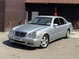 Mercedes-Benz E 240 1999 года за 7 500 000 тг. в Алматы