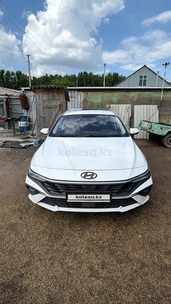 Hyundai Elantra, 2025