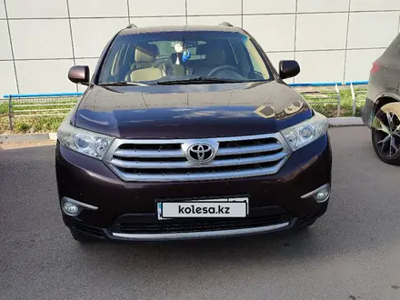 Toyota Highlander 2013 года за 14 990 000 тг. в Астана – фото 2