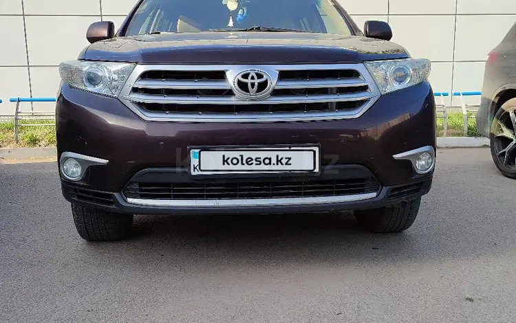 Toyota Highlander 2013 года за 14 990 000 тг. в Астана