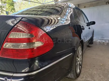 Mercedes-Benz E 320 2002 года за 5 000 000 тг. в Талдыкорган – фото 11