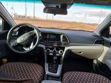 Hyundai Elantra 2018 года за 4 700 000 тг. в Актау – фото 4