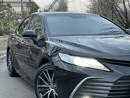 Toyota Camry 2019 года за 13 800 000 тг. в Астана – фото 4