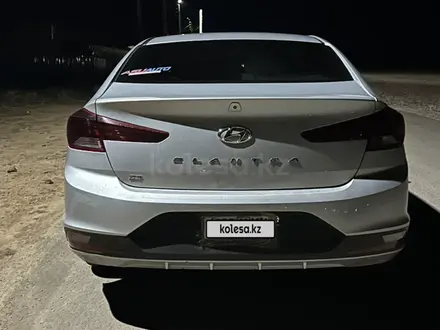 Hyundai Elantra 2019 года за 5 000 000 тг. в Актобе – фото 4