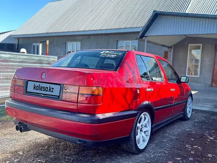 Volkswagen Vento 1993 года за 1 600 000 тг. в Алматы – фото 3