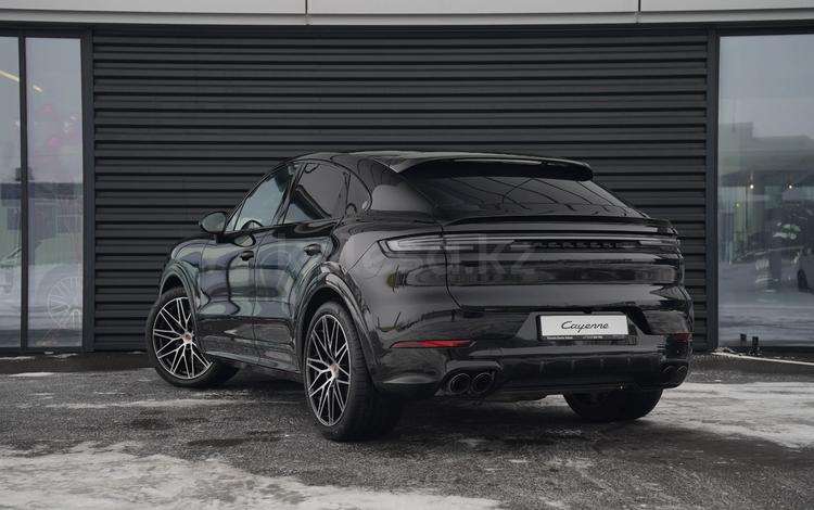 Porsche Cayenne Coupe GTS — миниатюра 2
