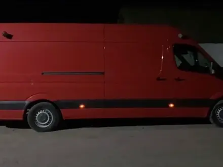 Volkswagen Crafter 2010 года за 10 000 000 тг. в Астана – фото 2