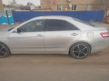 Toyota Camry 2007 года за 5 200 000 тг. в Атырау – фото 2