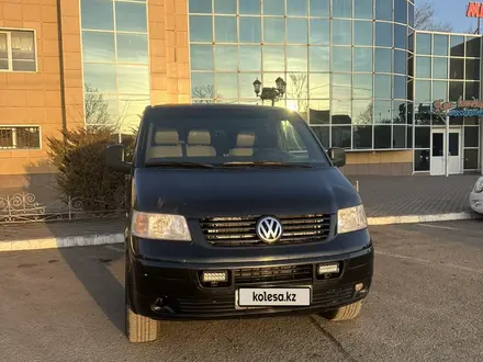 Volkswagen Transporter 2009 года за 8 500 000 тг. в Уральск