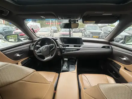 Lexus ES 250 2019 года за 20 000 000 тг. в Алматы – фото 14