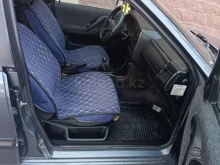 Volkswagen Passat 1995 года за 1 500 000 тг. в Астана – фото 5