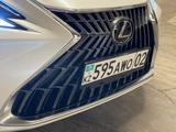 Lexus ES 350 2023 года за 30 700 000 тг. в Алматы – фото 4