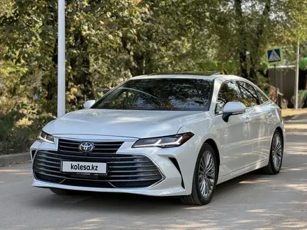 Toyota Avalon 2022 года за 22 800 000 тг. в Алматы – фото 4