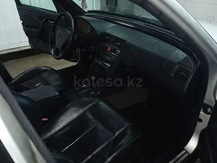Mercedes-Benz C 280 1996 года за 2 200 000 тг. в Алматы – фото 2