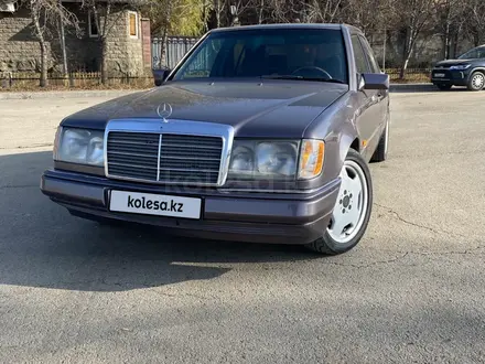 Mercedes-Benz E 320 1992 года за 2 600 000 тг. в Алматы