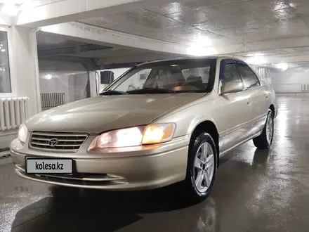 Toyota Camry 2001 года за 3 600 000 тг. в Астана – фото 2