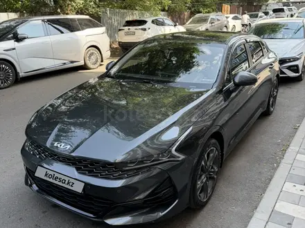 Kia K5 2021 года за 11 500 000 тг. в Алматы